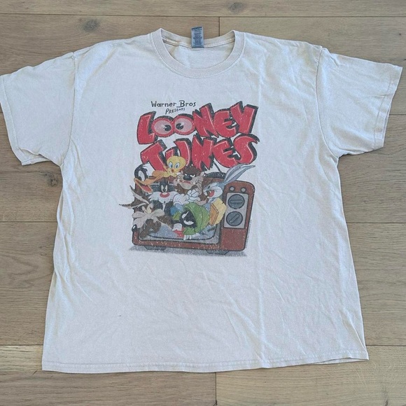Looney Tunes Tshirt - Picture 1 of 4